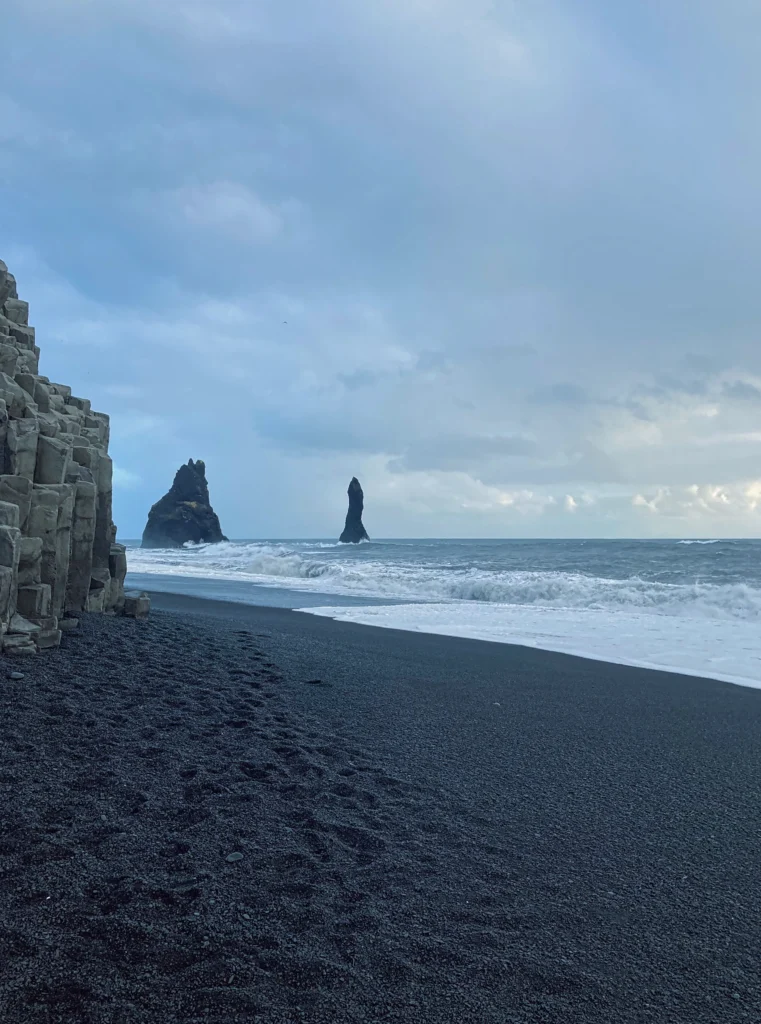 Island: Reynisfjara-Strand mit Reynisdrangar