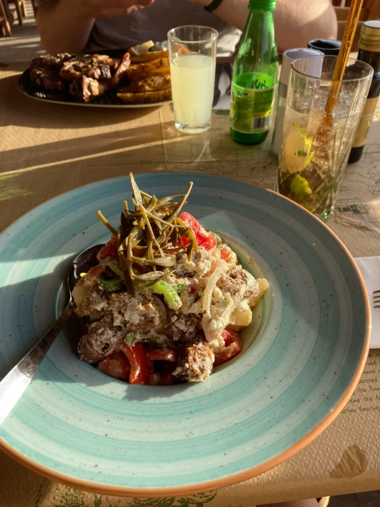 Kreta Essen: Kretischer Salat im Restaurant Glykeria