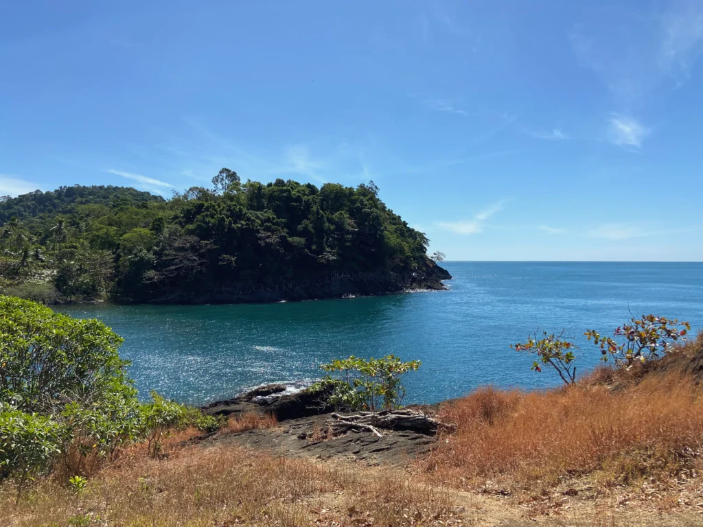 Koh Chang: Bang Bao Cliff